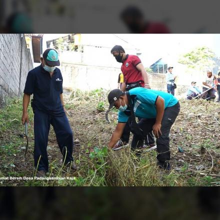 Kegiatan Jumat Bersih di Desa Padangsambian Kaja